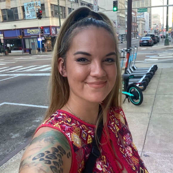 Meet your Posher, Kacy - Picture 2 of 6